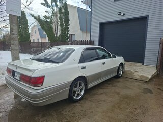 2001 Toyota Crown XI (S170), белый, 1050000 рублей, вид 4