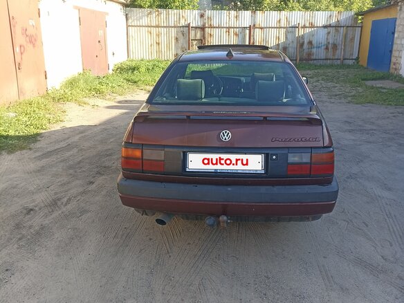 1991 Volkswagen Passat B3, пурпурный - вид 3