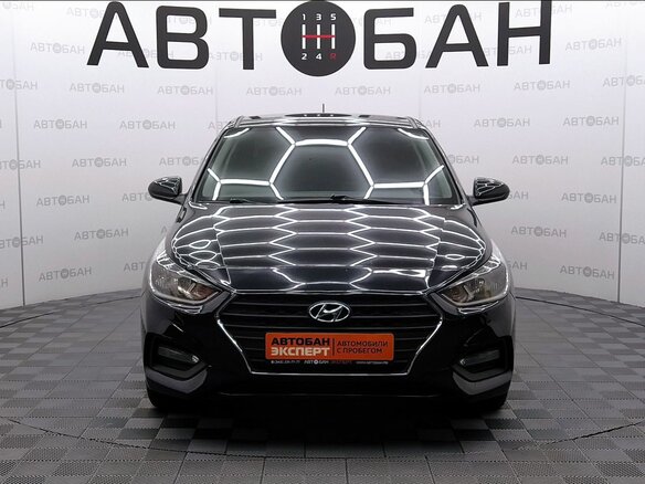 2018 Hyundai Solaris II, чёрный, 1149000 рублей - вид 1