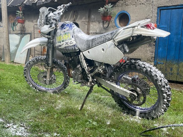2001 Suzuki Djebel 250, белый, 270000 рублей - вид 2