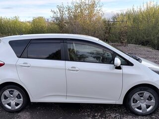 2011 Toyota Ractis II, белый, 790000 рублей, вид 4