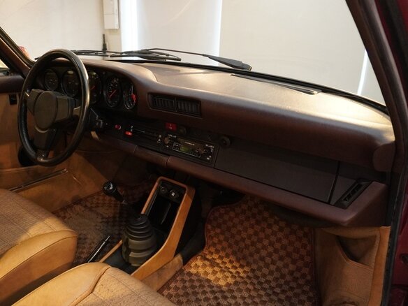 1981 Porsche 911 II (911, 930), красный - вид 23
