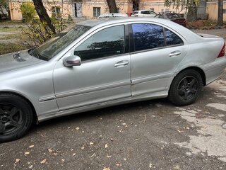 2000 Mercedes-Benz C-Класс 200 II (W203), серебристый, 199999 рублей, вид 3