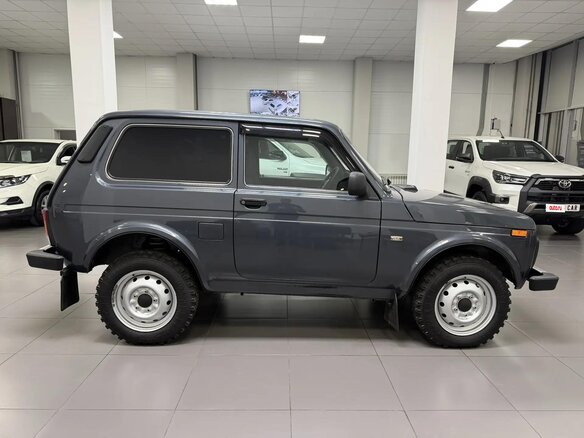 2017 Lada (ВАЗ) 2121 (4x4) I Рестайлинг, чёрный, 799000 рублей - вид 5
