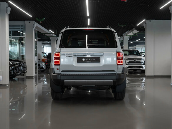 2025 Toyota Land Cruiser Prado 250 Series, белый, 9990000 рублей - вид 5