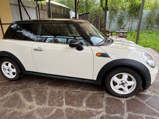 2010 Mini Hatch One II (R56) Рестайлинг, белый, 950000 рублей, вид 4