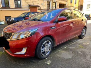 2012 Kia Rio 5-speed III, красный, 850000 рублей, вид 1