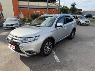 2016 Mitsubishi Outlander III Рестайлинг 2, серебристый, 2350000 рублей, вид 3