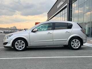 2010 Opel Astra H Рестайлинг, серебристый, 450000 рублей, вид 4