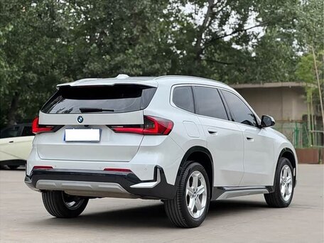 2023 BMW X1 Long 20Li sDrive III (U11/U12), белый, 3260000 рублей, вид 4