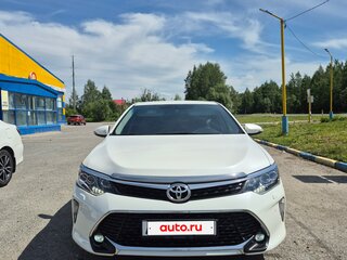 2017 Toyota Camry VII (XV50) Рестайлинг 2, белый, 2350000 рублей, вид 1