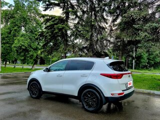 2017 Kia Sportage IV, белый, 1900000 рублей, вид 4