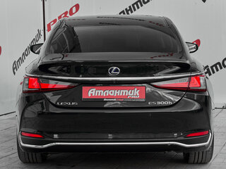 2021 Lexus ES 300h VII, чёрный, 3720000 рублей, вид 5