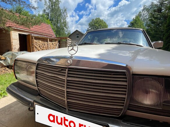 1985 Mercedes-Benz W123 200 4-speed, белый, 500000 рублей - вид 1