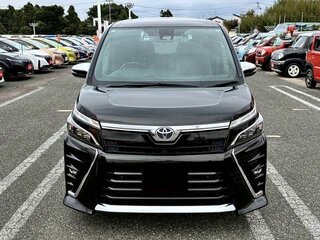 2021 Toyota Voxy III (R80) Рестайлинг, чёрный, 1720000 рублей, вид 2