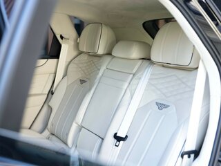 2025 Bentley Bentayga I Рестайлинг, чёрный, 54275300 рублей, вид 4