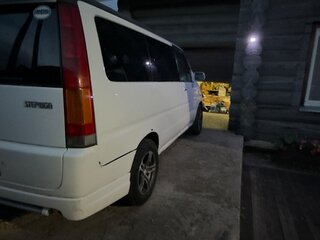 2001 Honda Stepwgn I Рестайлинг, белый, 450000 рублей, вид 2
