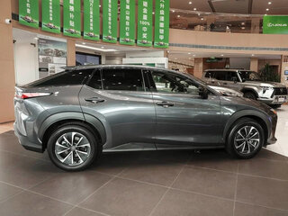 2023 Lexus RZ 450e, серый, 6160000 рублей, вид 5