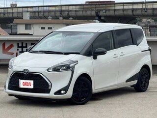 2022 Toyota Sienta II Рестайлинг, белый, 1490000 рублей, вид 2