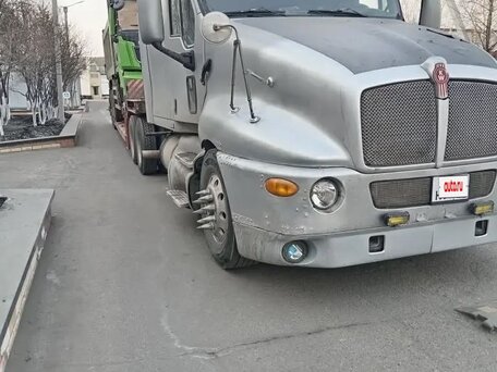2002 Kenworth T2000, серый, 2300000 рублей, вид 4