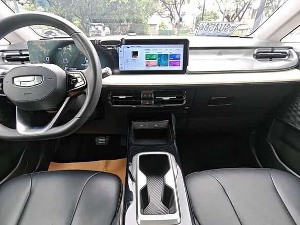 2024 Geely Geometry E 39.4 kWh, белый - вид 10