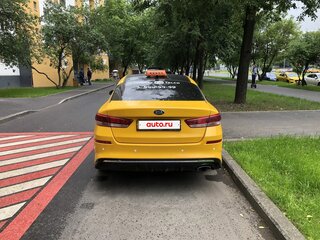 2019 Kia Optima IV Рестайлинг, жёлтый, 1300000 рублей, вид 2