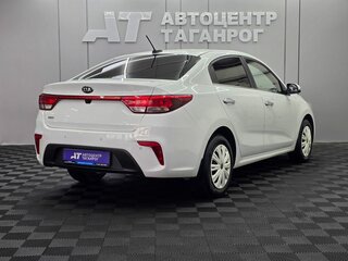 2018 Kia Rio IV, белый, 1549000 рублей, вид 4