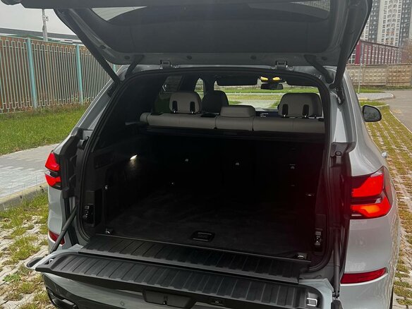2024 BMW X5 40i IV (G05/G18) Рестайлинг, серый - вид 11
