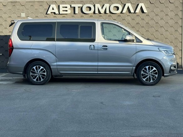 2019 Hyundai Grand Starex I Рестайлинг 2, серый, 3250000 рублей - вид 6