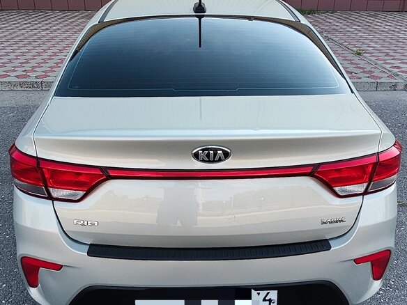 2018 Kia Rio IV, бежевый - вид 4
