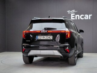 2023 Kia Seltos I Рестайлинг, чёрный, 2163000 рублей, вид 4