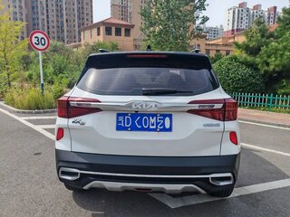 2023 Kia KX3, белый, 1650000 рублей, вид 5