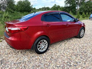 2013 Kia Rio 5-speed III, красный, 800000 рублей, вид 3