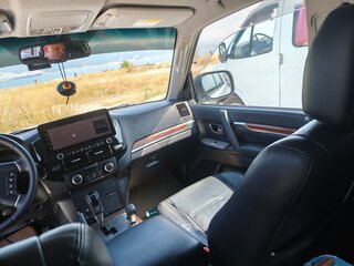 2008 Mitsubishi Pajero IV, серебристый, 1950000 рублей, вид 3