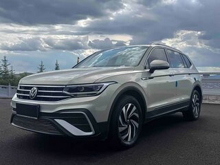 2022 Volkswagen Tiguan II Рестайлинг, белый, 1850999 рублей, вид 3