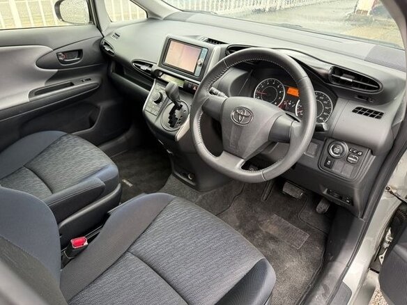 2011 Toyota Wish II, серебристый, 824911 рублей - вид 8