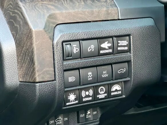 2024 Toyota Tacoma IV, чёрный - вид 14