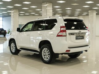 2014 Toyota Land Cruiser Prado 150 Series Рестайлинг 1, белый, 2770000 рублей, вид 4