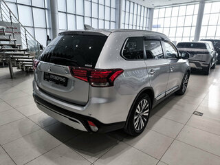 2021 Mitsubishi Outlander III Рестайлинг 3, серебристый, 3120000 рублей, вид 5