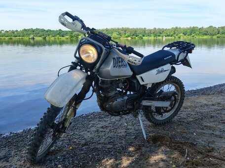 1990 Suzuki Djebel 200, белый, 165000 рублей, вид 1