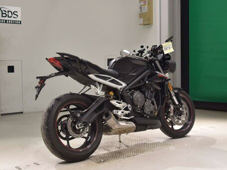 2018 Triumph Street Triple, чёрный, 749000 рублей, вид 5