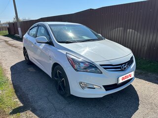 2015 Hyundai Solaris I Рестайлинг, белый, 1620000 рублей, вид 2