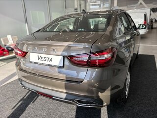 2025 Lada (ВАЗ) Vesta I Рестайлинг (NG), коричневый, 1829000 рублей, вид 3