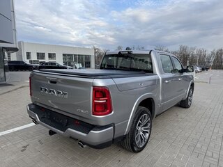 2025 Ram 1500 Crew Cab V Рестайлинг, серебристый, 10990000 рублей, вид 4