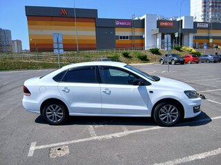 2019 Volkswagen Polo V Рестайлинг, белый, 970000 рублей, вид 4