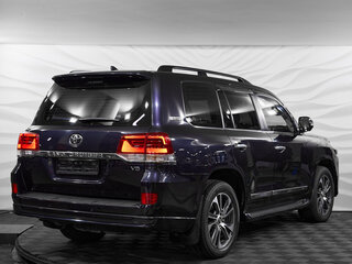 2020 Toyota Land Cruiser 200 Series Рестайлинг 2, чёрный, 5980000 рублей, вид 4