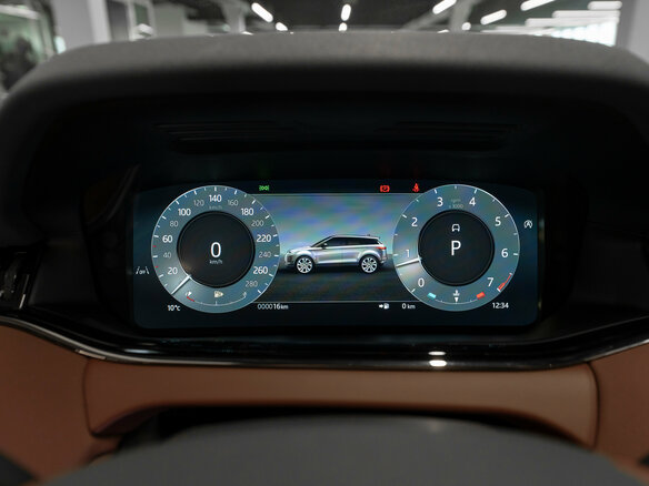2025 Land Rover Range Rover Evoque II Рестайлинг, белый - вид 11
