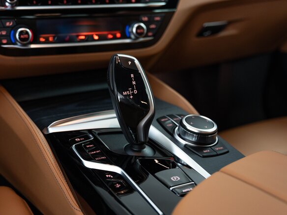 2022 BMW 6 серии 630d xDrive IV (G32) Рестайлинг, серебристый - вид 16