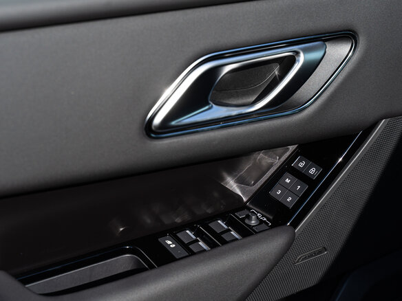 2025 Land Rover Range Rover Velar I Рестайлинг, чёрный, 9990000 рублей - вид 7