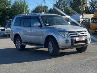 2010 Mitsubishi Pajero IV, серебристый, 2000000 рублей, вид 2
